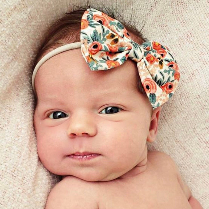 Rosa in Peach : Classic Bow