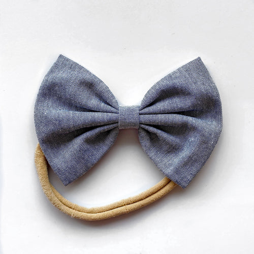 Light Chambray : Classic Bow