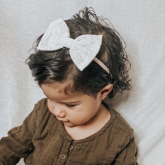 White Embroidered : Classic Bow