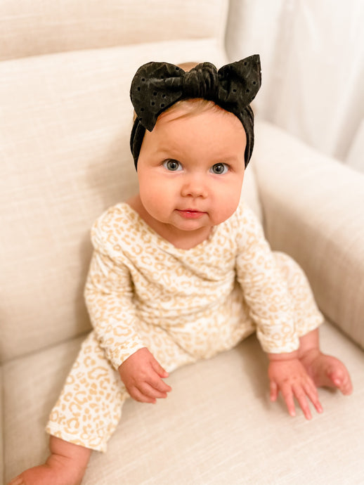 Black Eyelet : Flat bow Headband