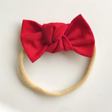 Red Linen : Knot Bow