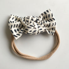 Ink Blots : Knot Bow