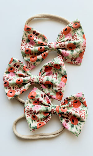 Rose Buds: (1 item) Baby Bow